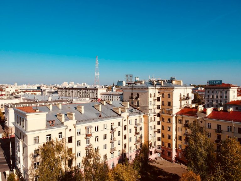 Как подготовить квартиру в Минске к приезду гостей: быстрый план уборки